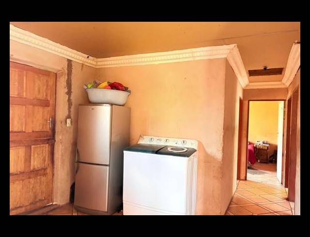 3 BEDROOM HOUSE FOR SALE IN MABOPANE UNIT X